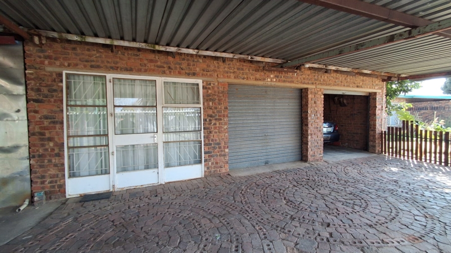4 Bedroom Property for Sale in Residentia Free State